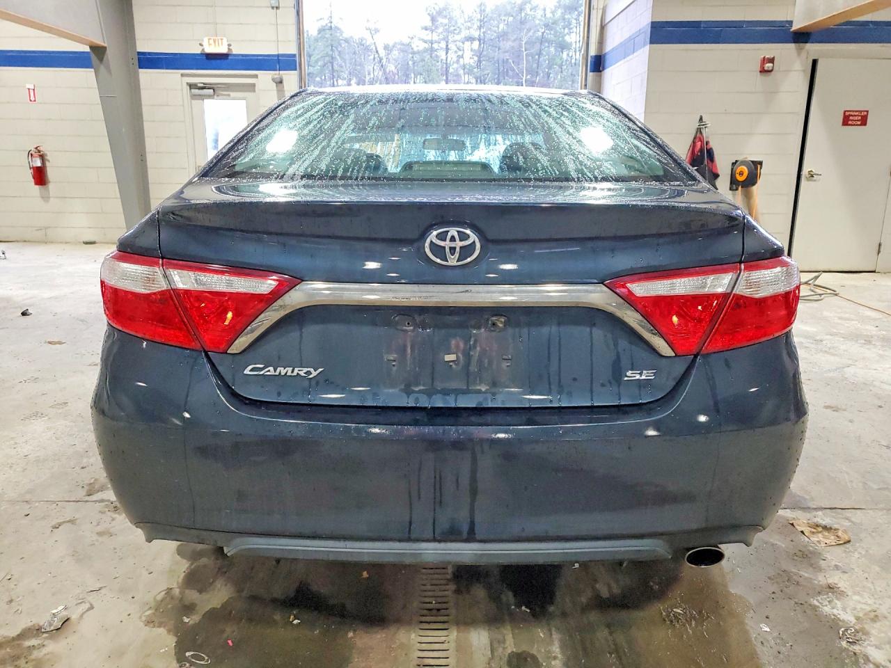 2016 TOYOTA CAMRY LE photo 6