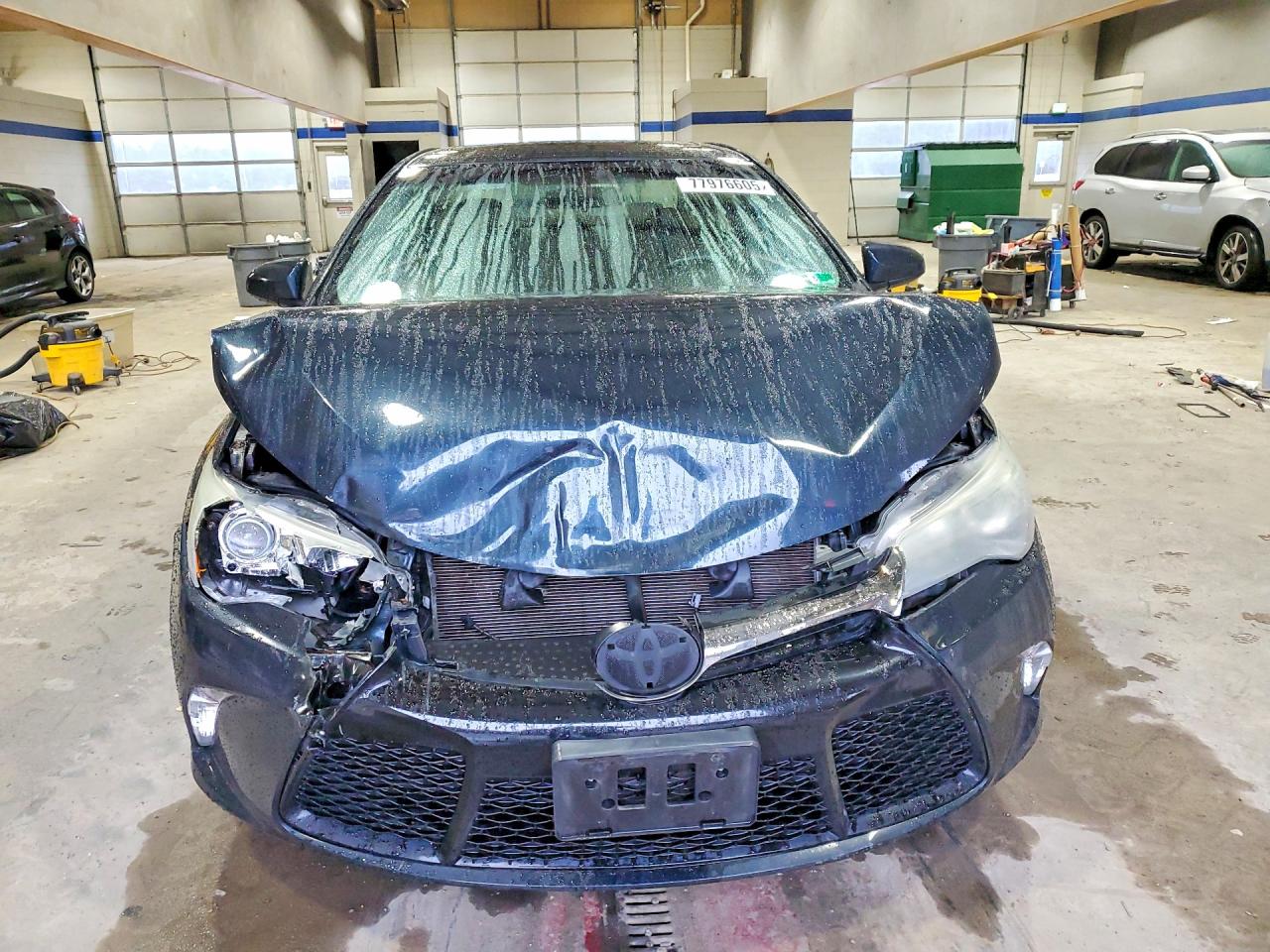 2016 TOYOTA CAMRY LE photo 5