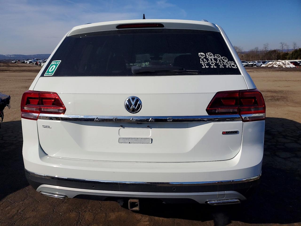 2018 VOLKSWAGEN ATLAS SEL photo 11