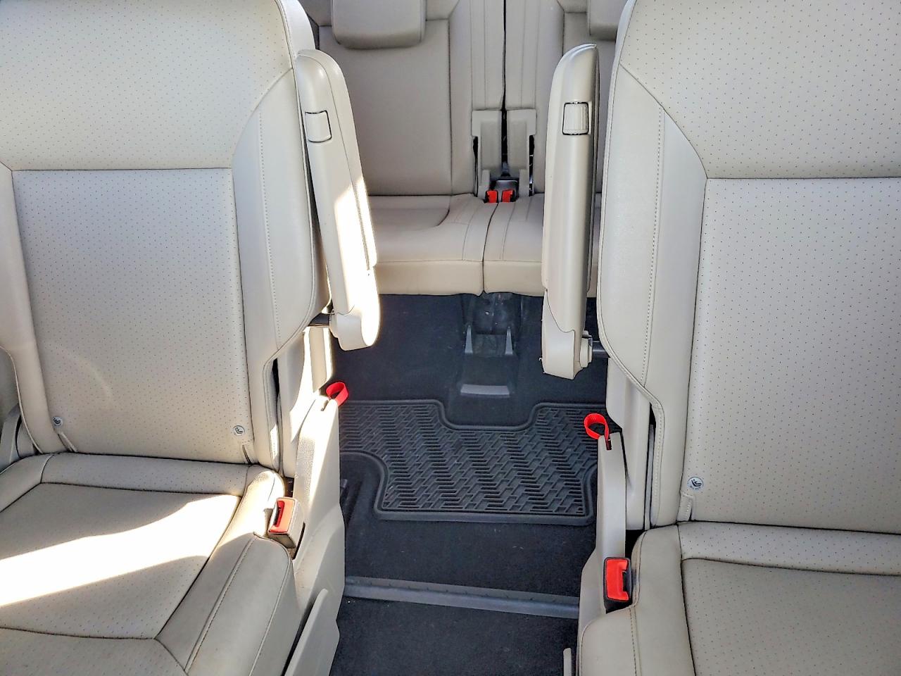 2018 VOLKSWAGEN ATLAS SEL photo 19