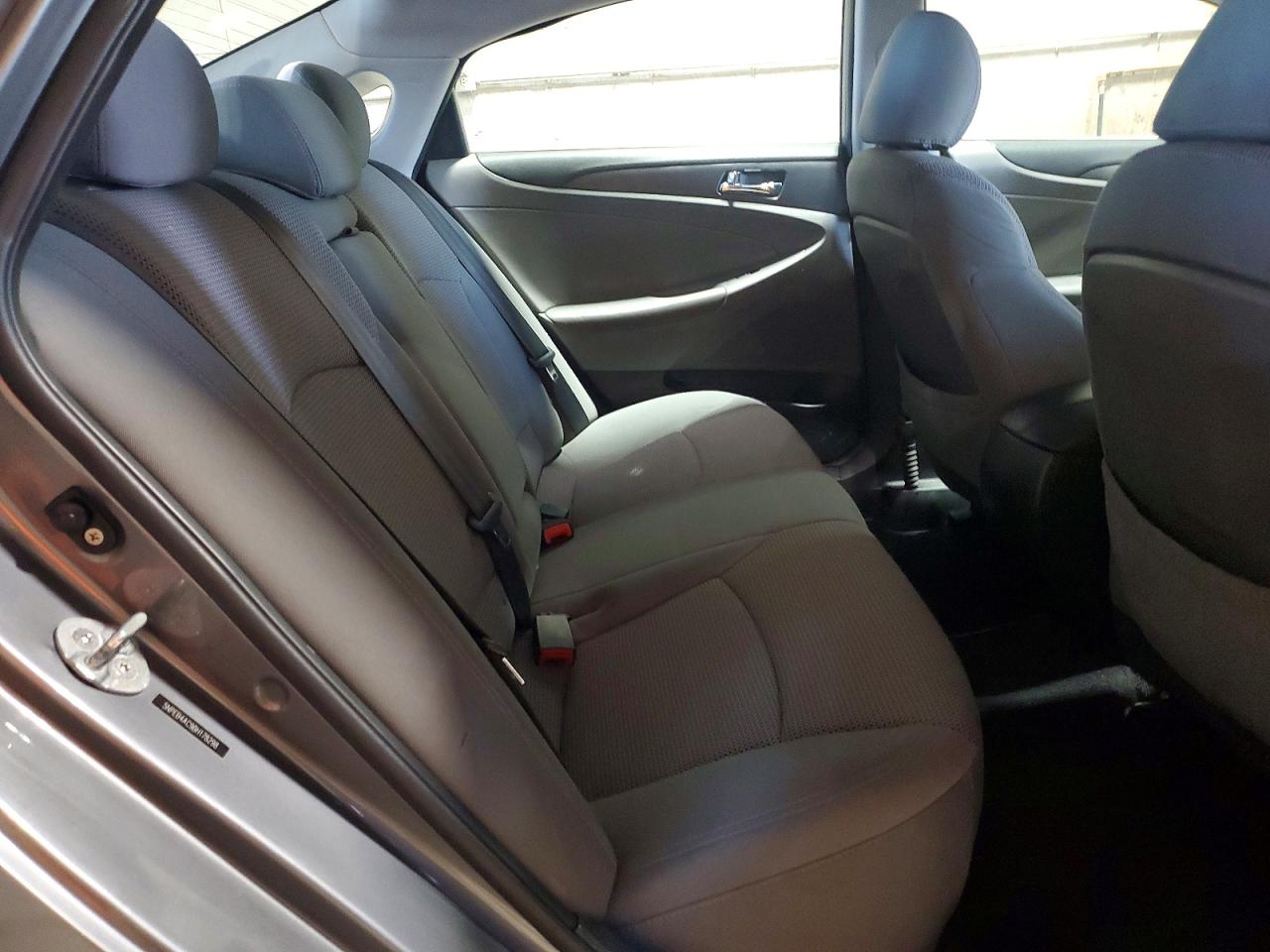 2011 HYUNDAI SONATA GLS photo 28