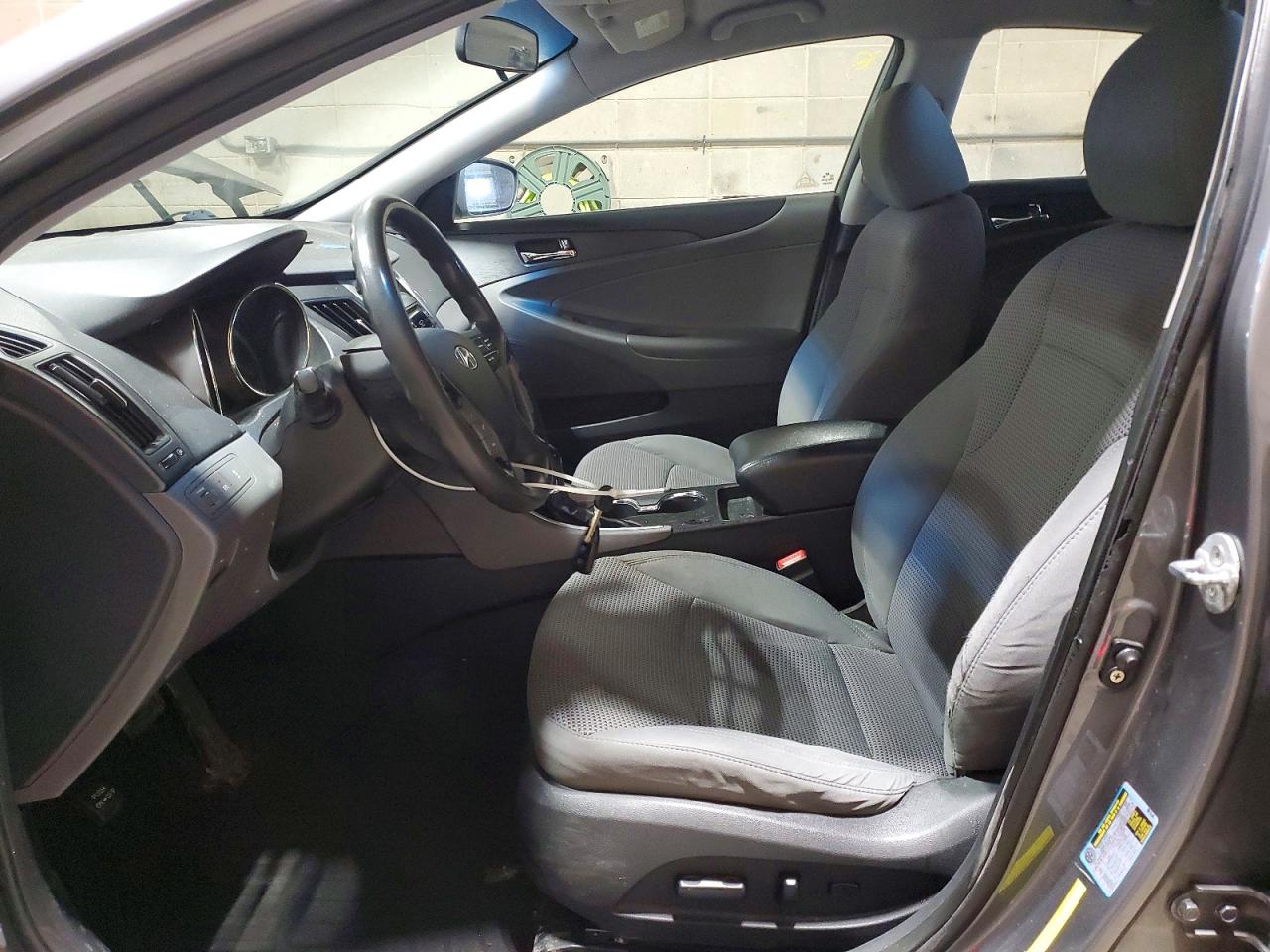 2011 HYUNDAI SONATA GLS photo 19