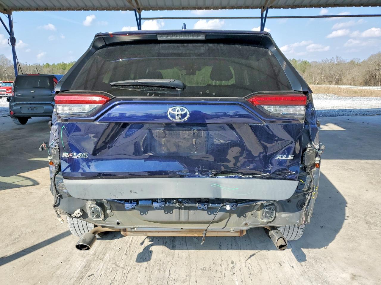 2019 TOYOTA RAV4 XLE PREMIUM photo 11