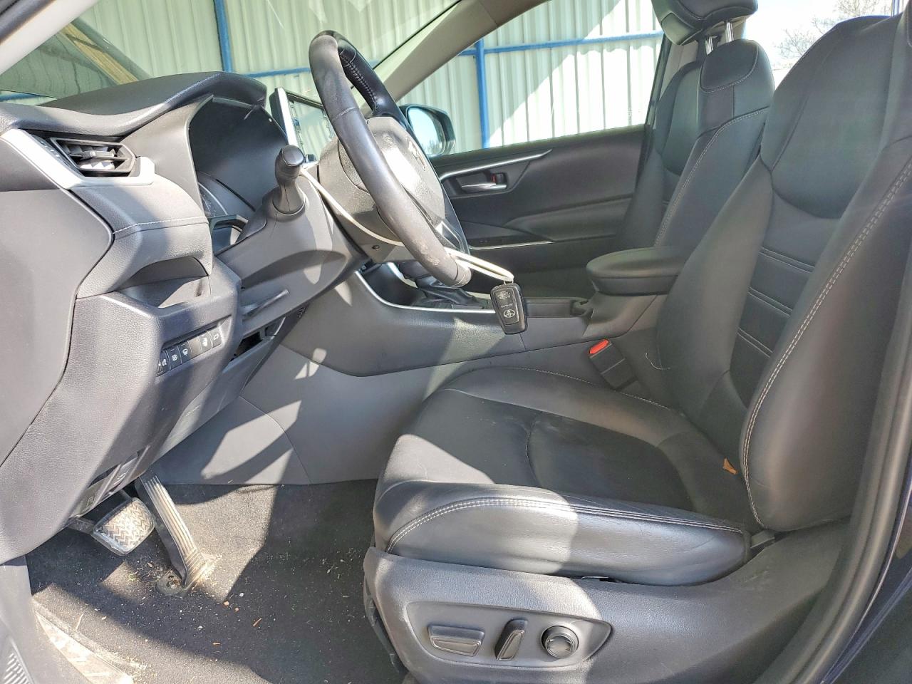 2019 TOYOTA RAV4 XLE PREMIUM photo 13