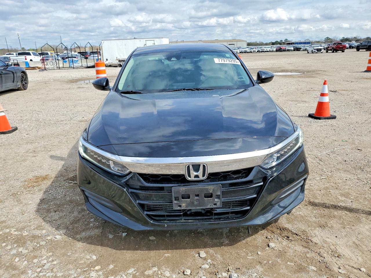 2018 HONDA ACCORD LX photo 5