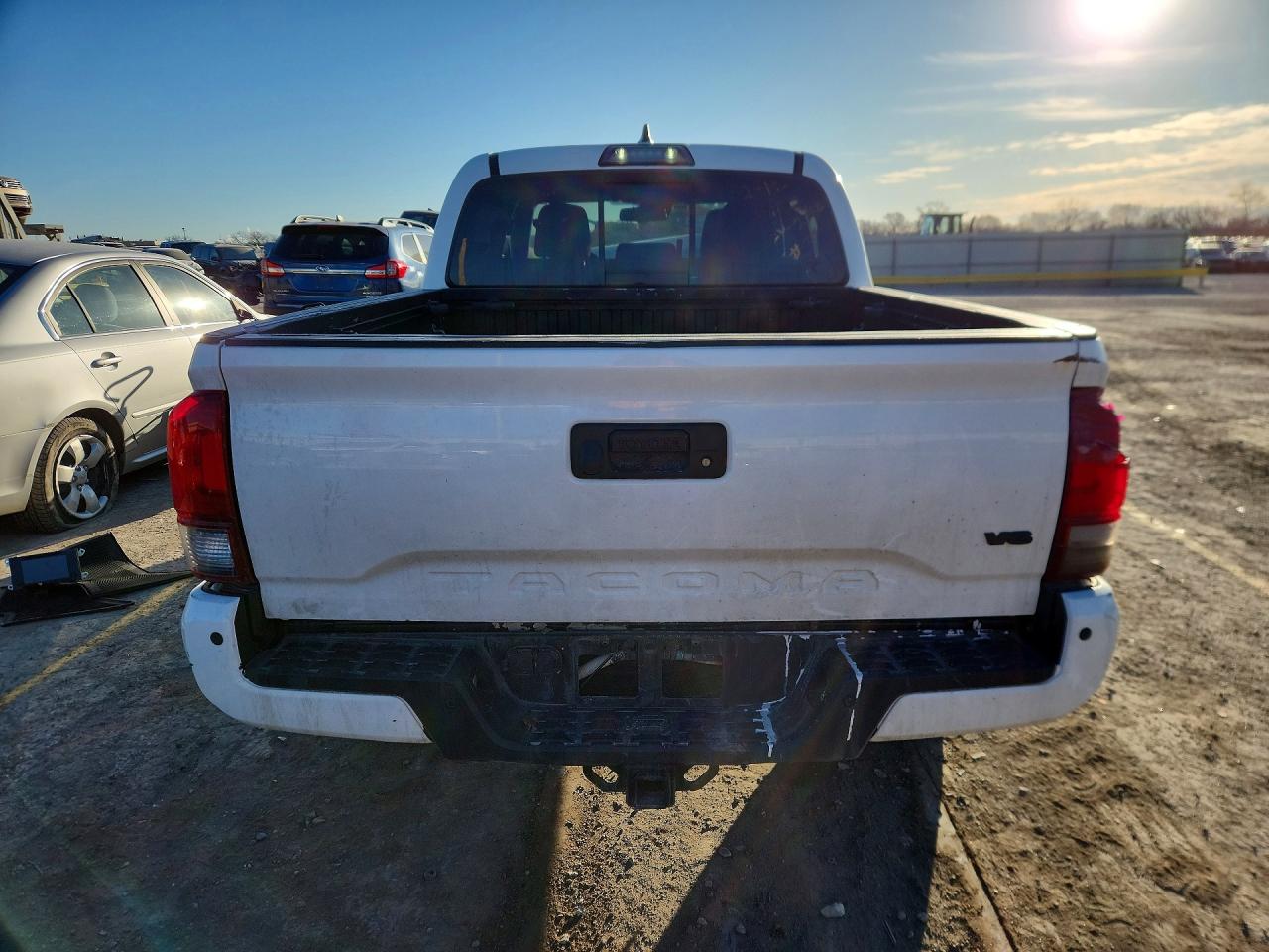 2019 TOYOTA TACOMA DOUBLE CAB photo 11