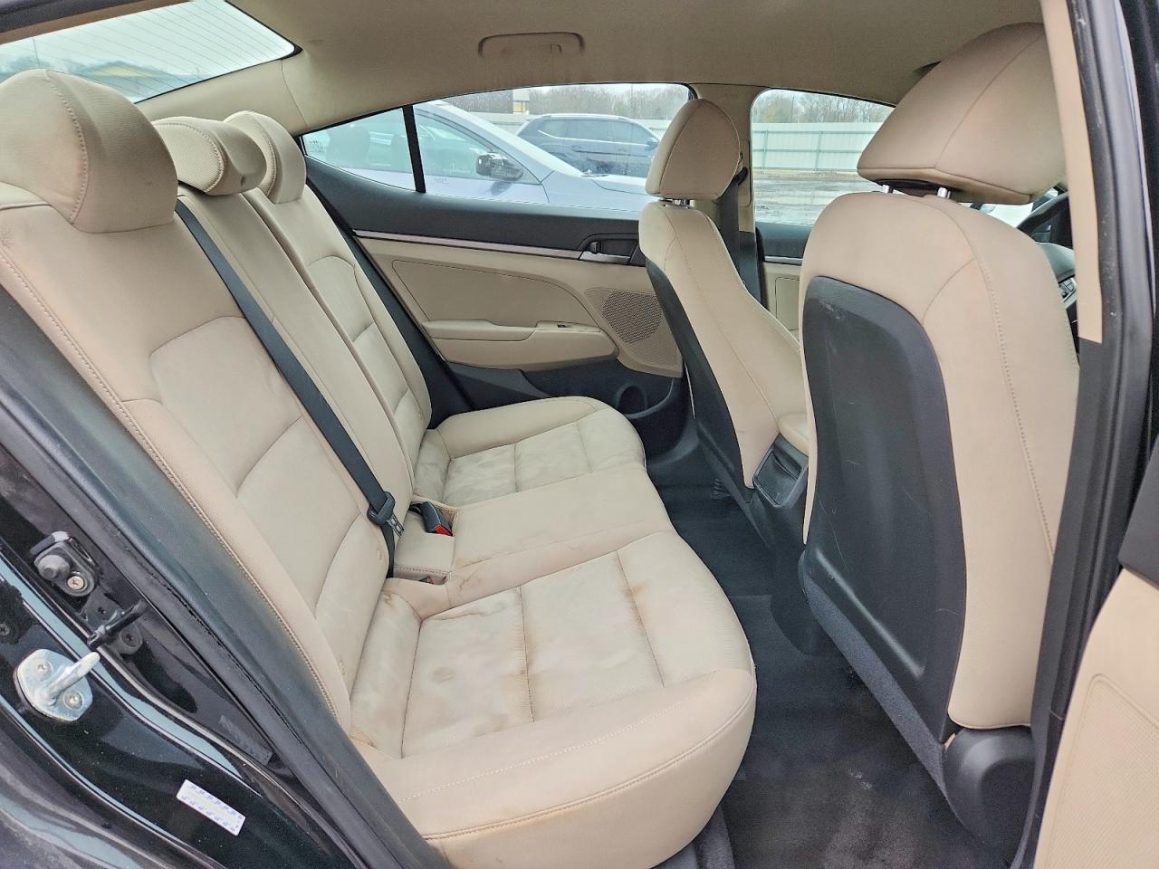 2017 HYUNDAI ELANTRA SE photo 19