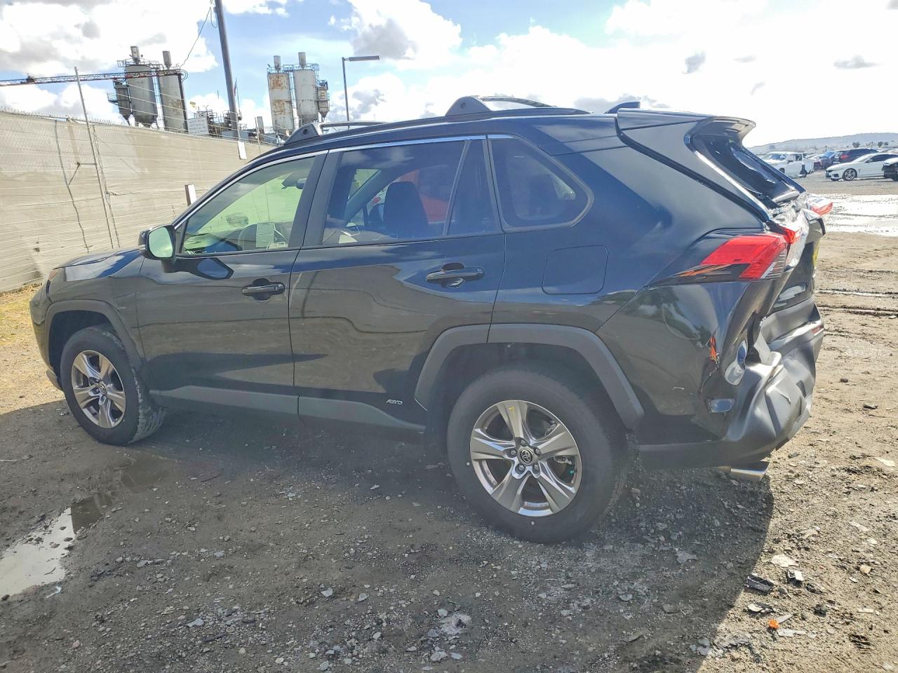 2024 TOYOTA RAV4 XLE photo 3