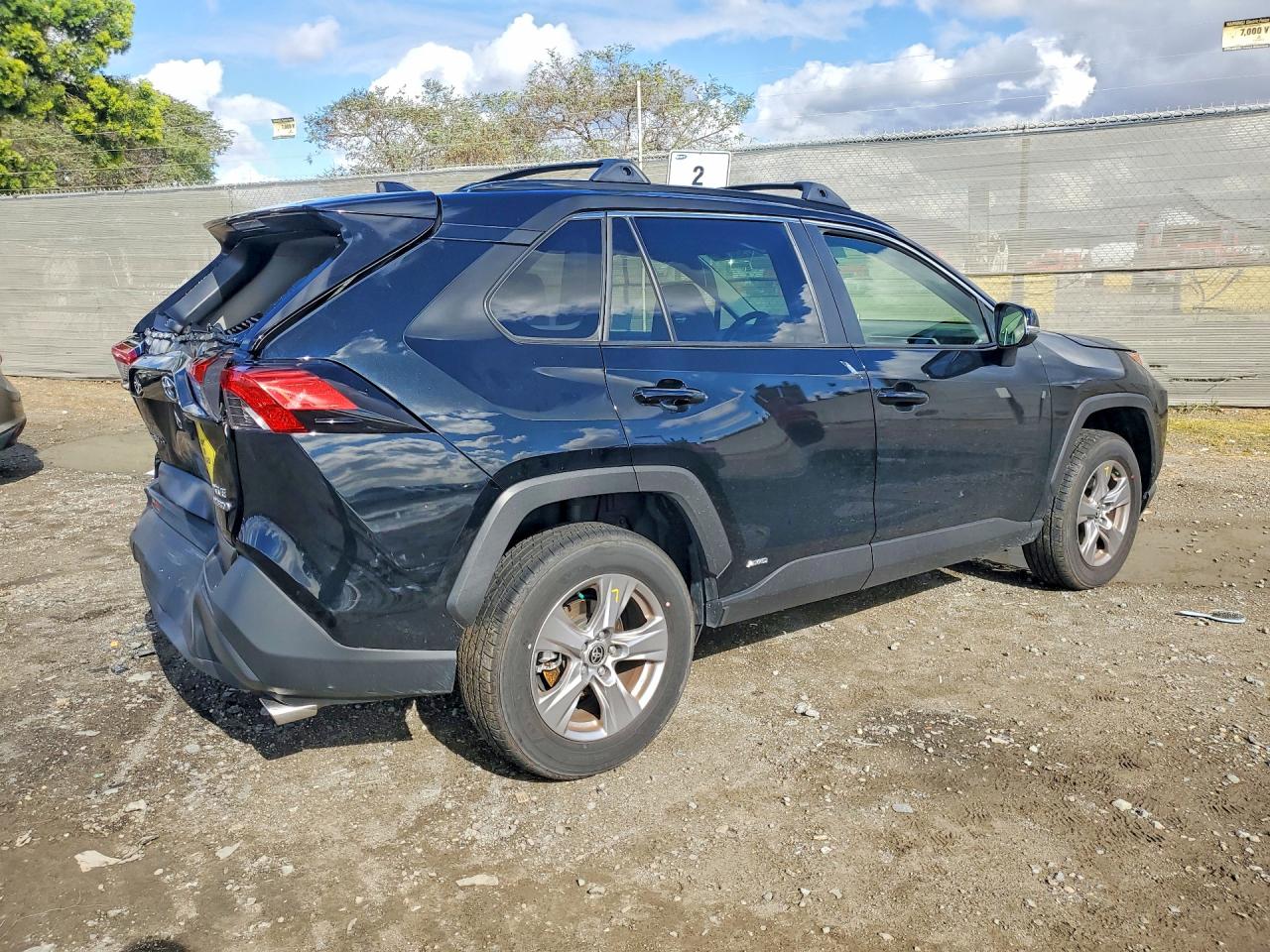 2024 TOYOTA RAV4 XLE photo 5