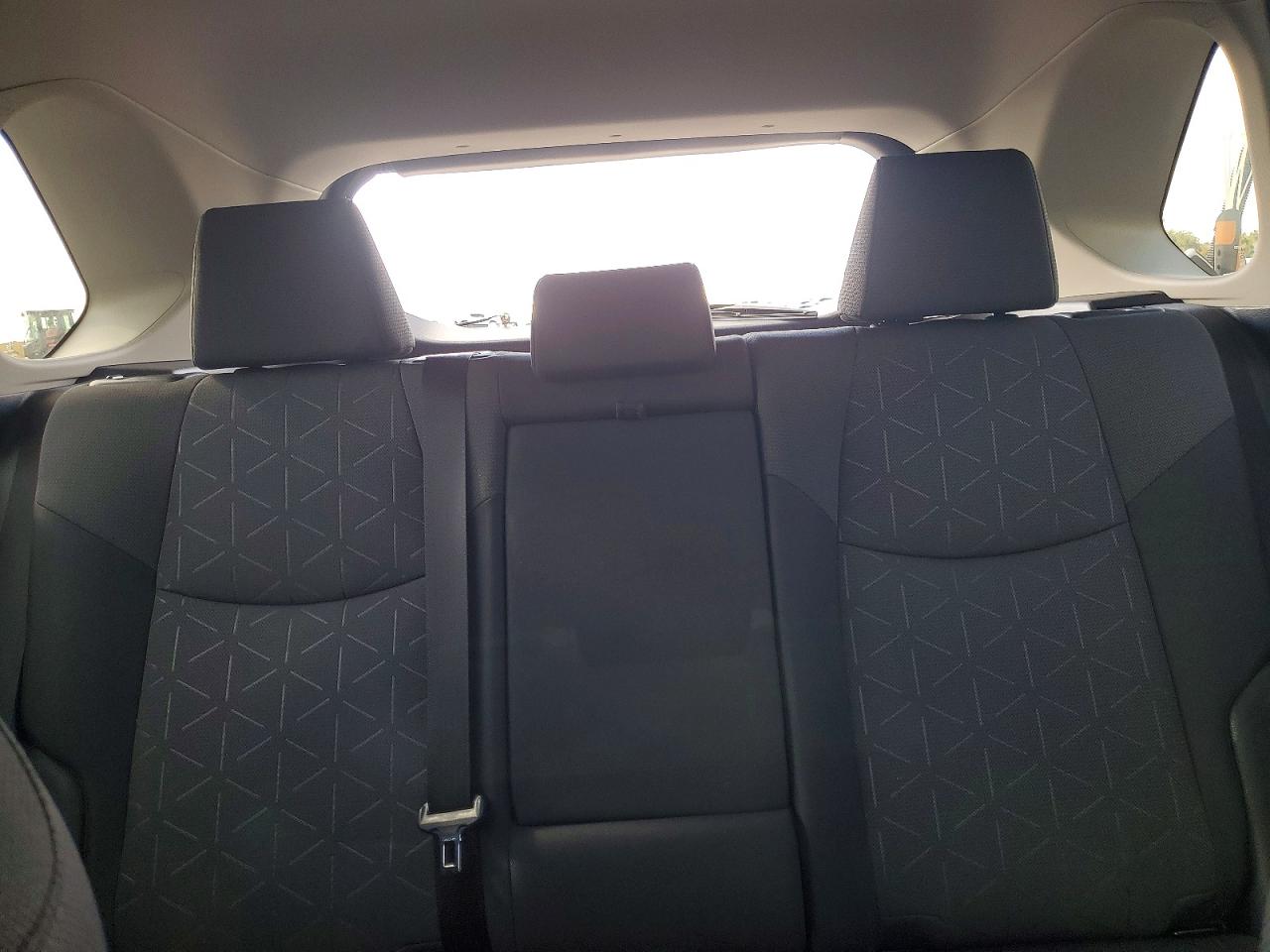 2024 TOYOTA RAV4 XLE photo 19