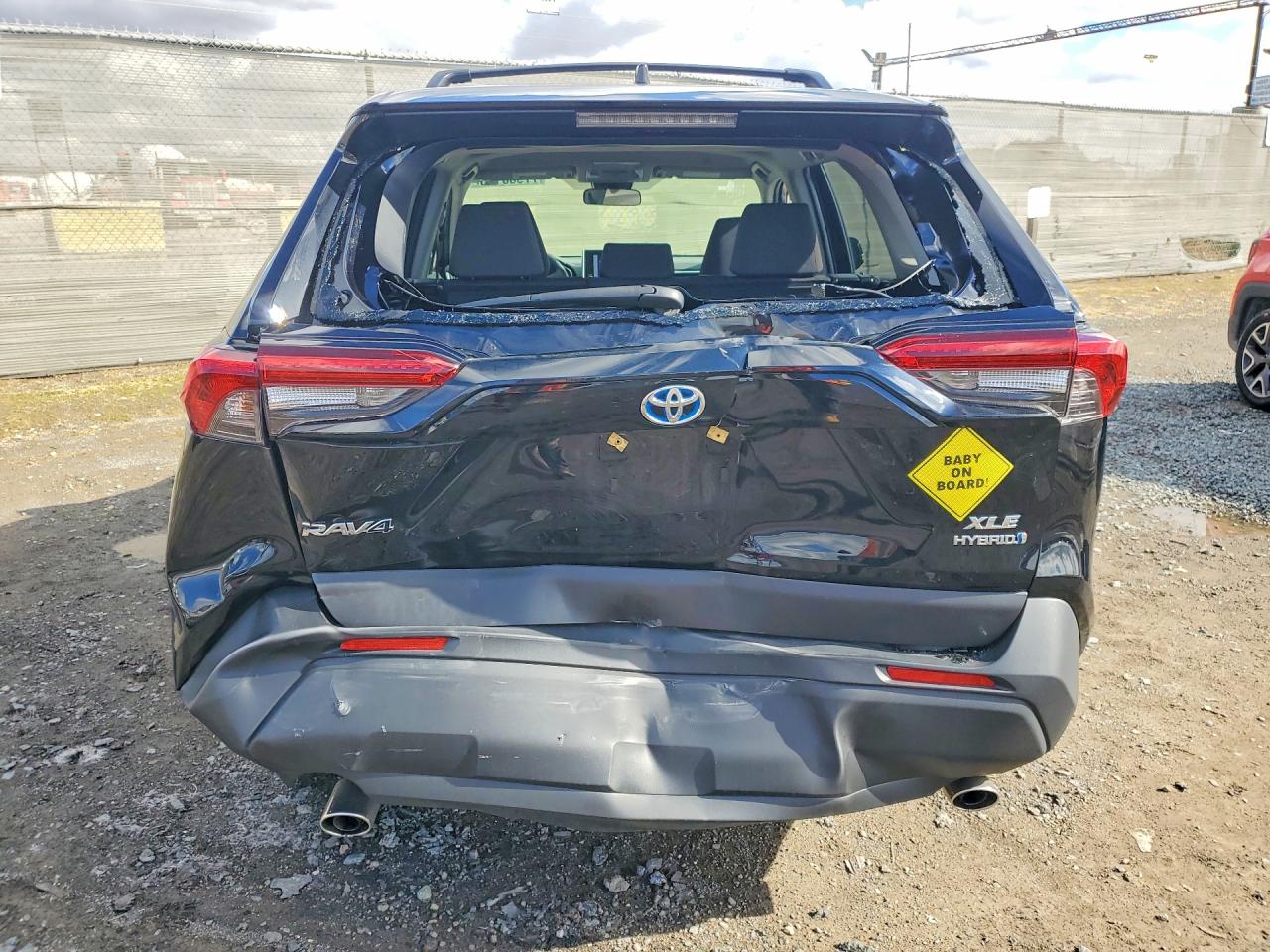 2024 TOYOTA RAV4 XLE photo 11