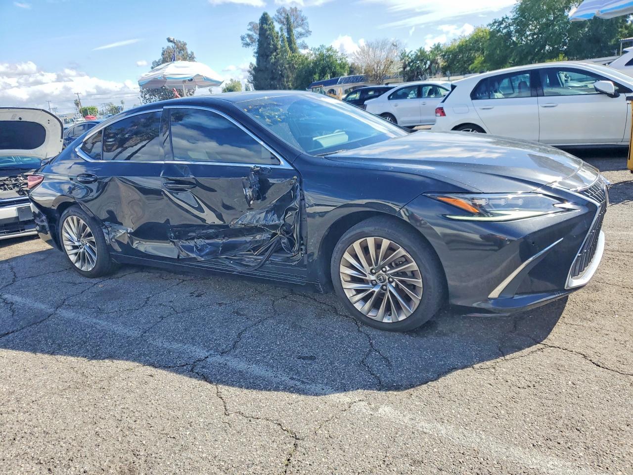2023 LEXUS ES 300H BASE photo 7