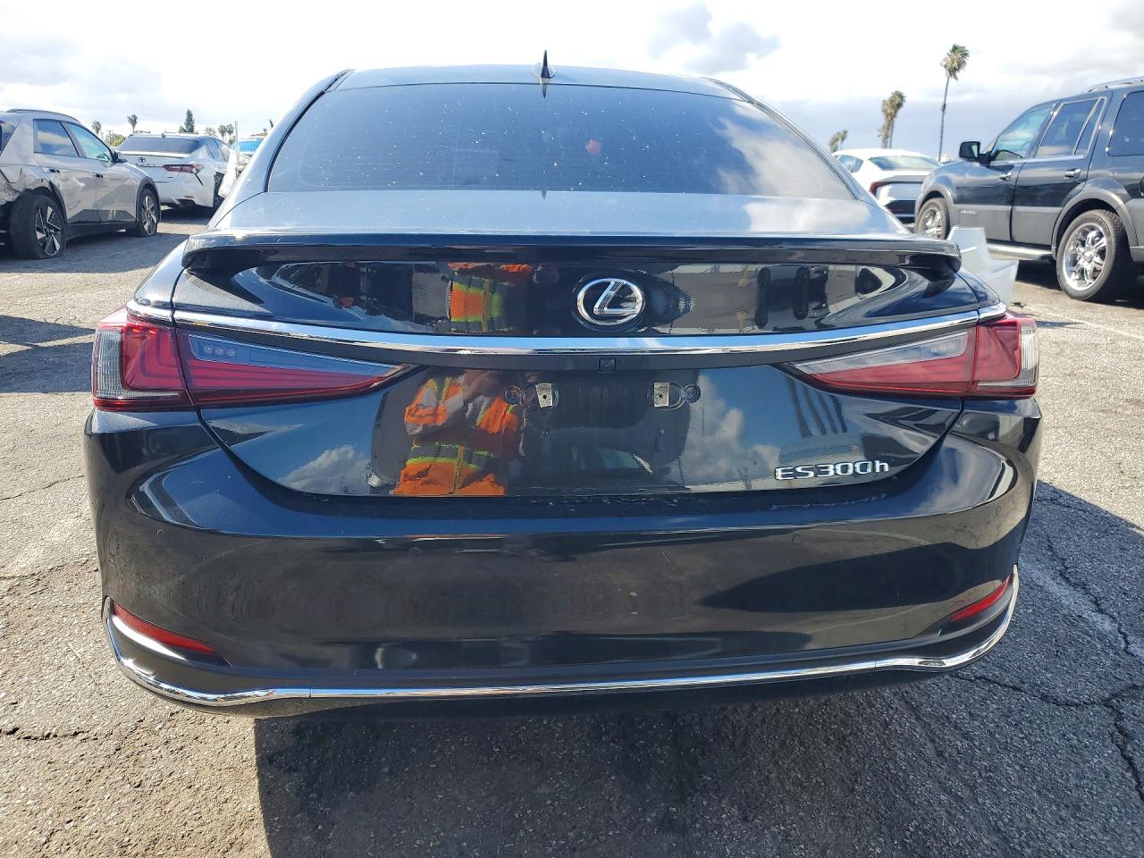 2023 LEXUS ES 300H BASE photo 11