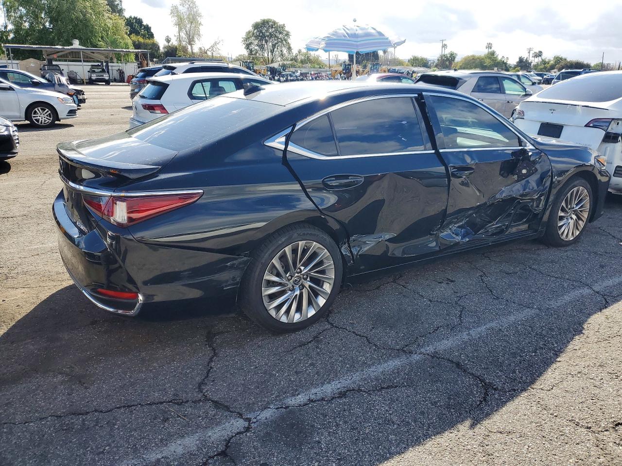2023 LEXUS ES 300H BASE photo 5