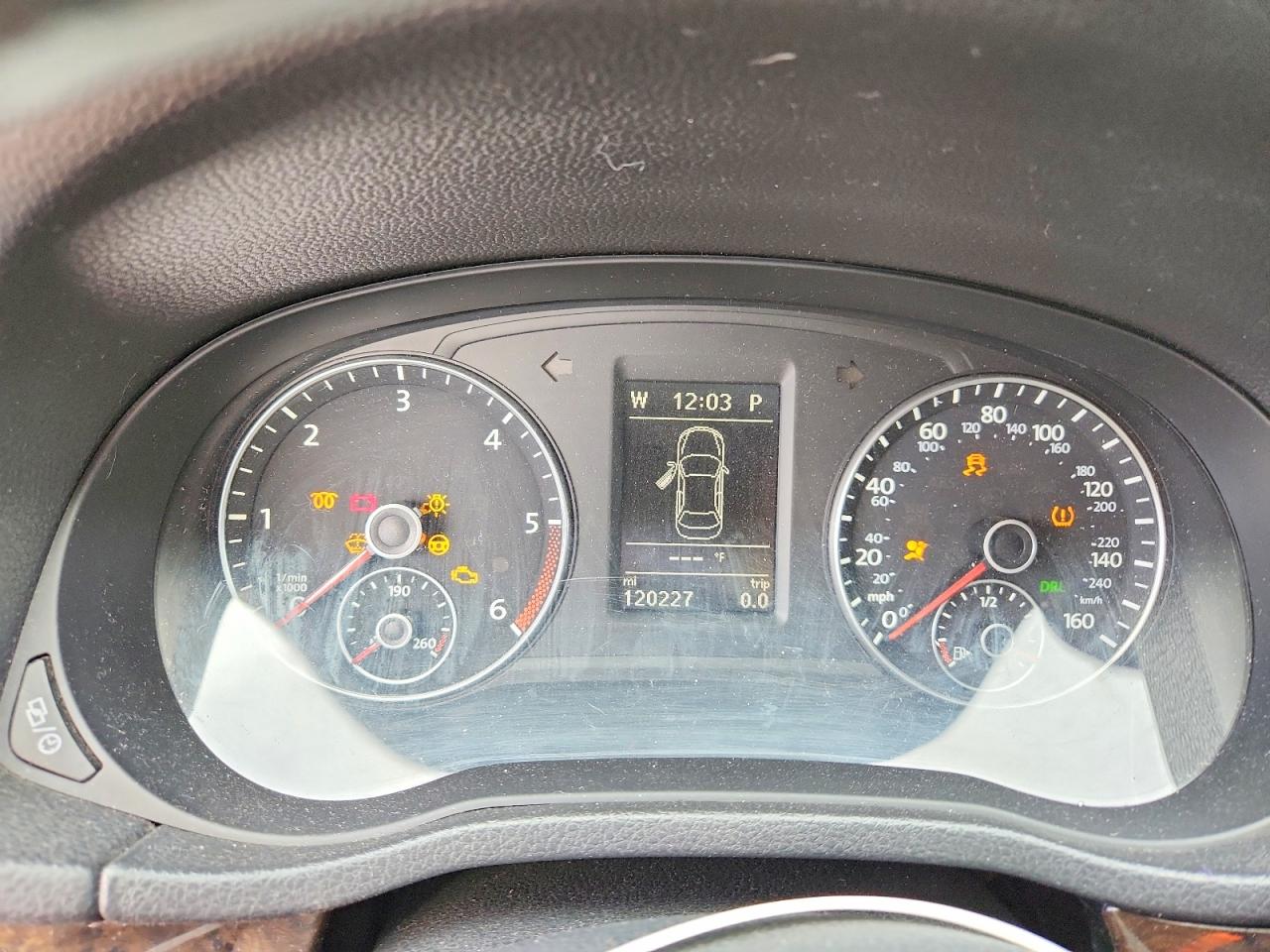 2014 VOLKSWAGEN PASSAT SEL photo 9