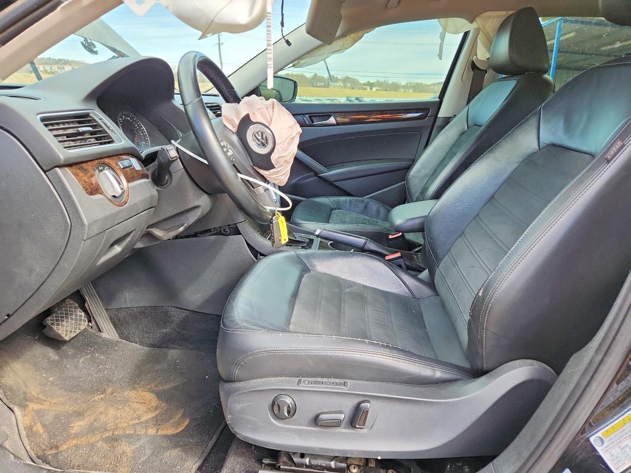 2014 VOLKSWAGEN PASSAT SEL photo 7