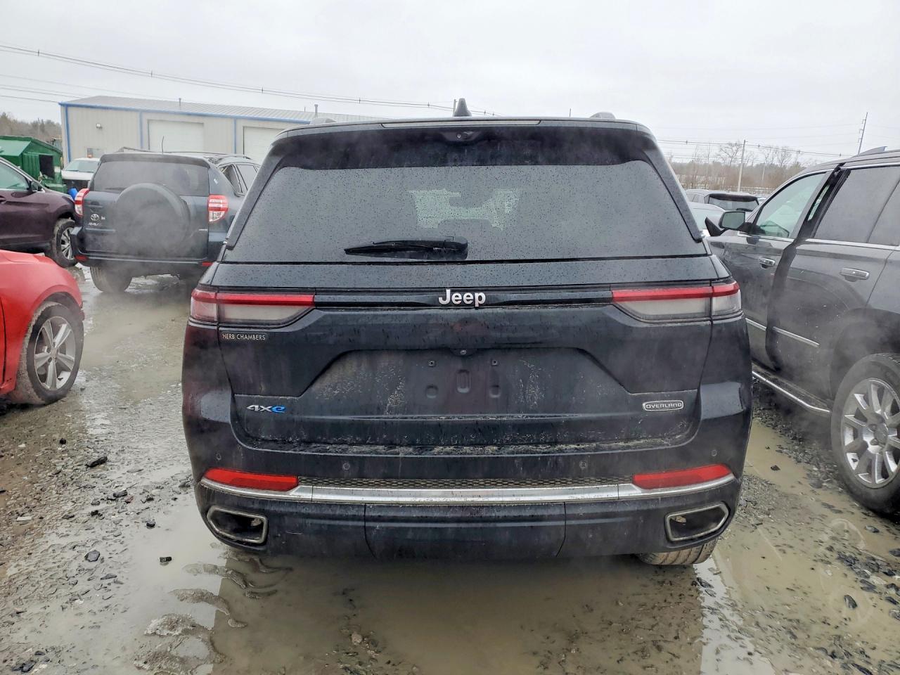 2023 JEEP GRAND CHEROKEE OVERLAND 4XE photo 11