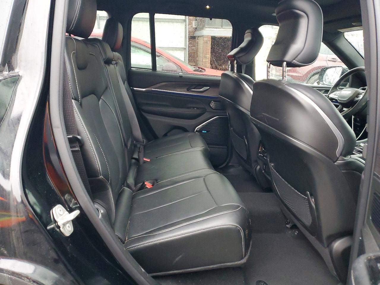 2023 JEEP GRAND CHEROKEE OVERLAND 4XE photo 21