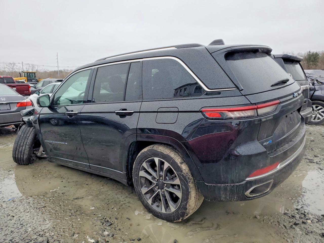 2023 JEEP GRAND CHEROKEE OVERLAND 4XE photo 3