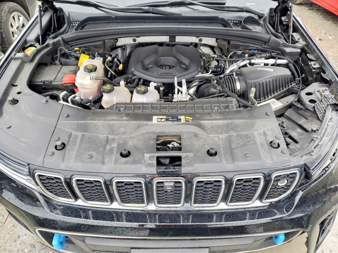 2023 JEEP GRAND CHEROKEE OVERLAND 4XE photo 23