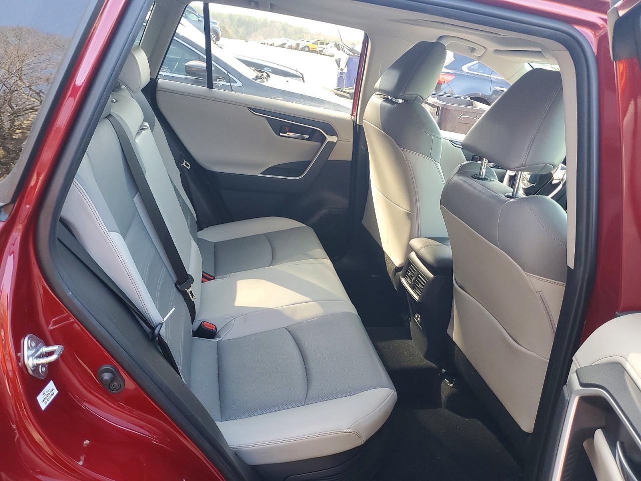 2022 TOYOTA RAV4 LIMITED photo 11