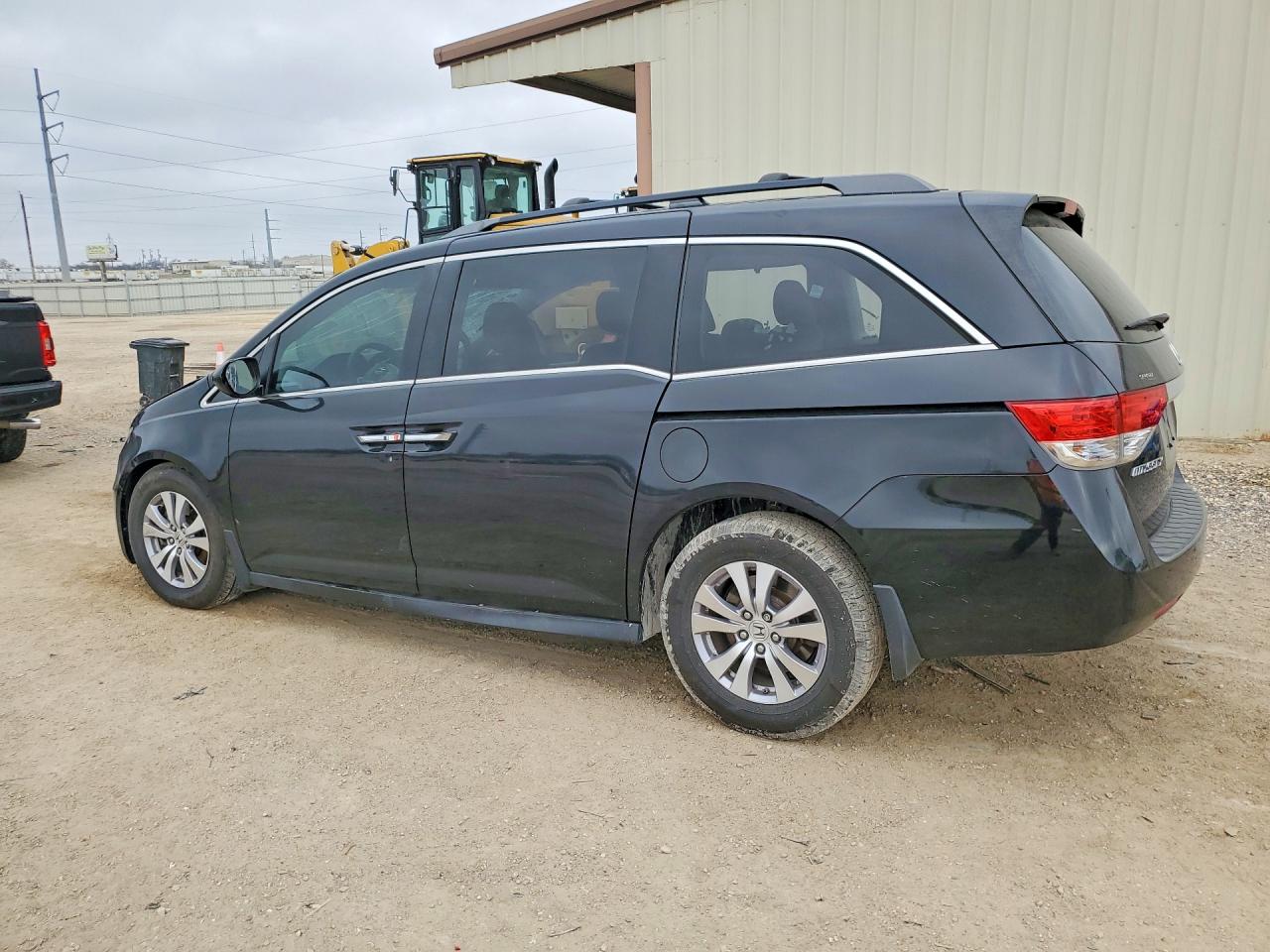 2016 HONDA ODYSSEY SE photo 3