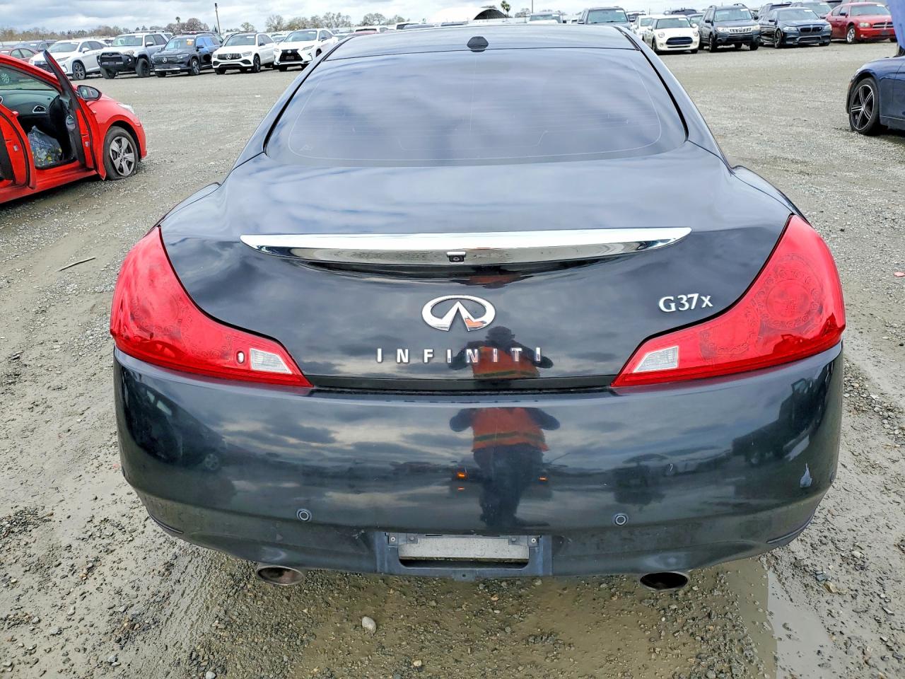 2010 INFINITI G37 photo 6
