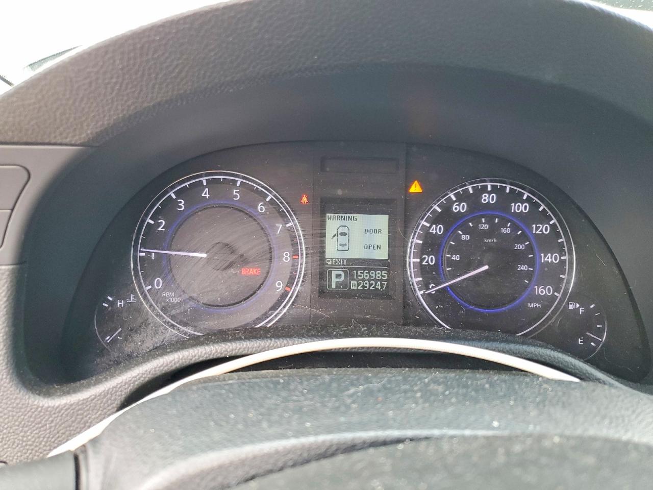 2010 INFINITI G37 photo 9