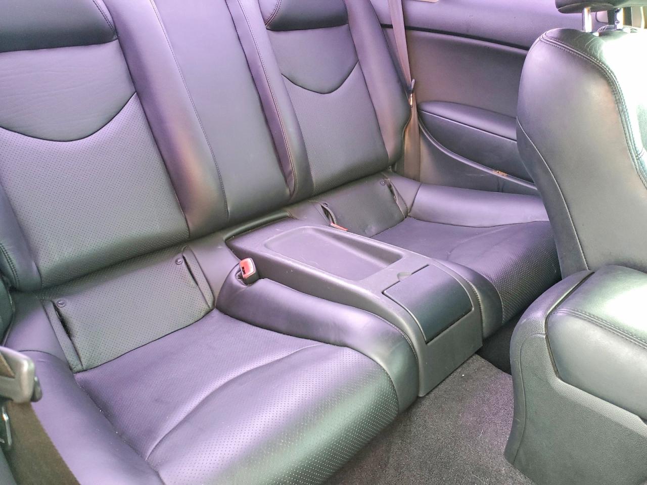 2010 INFINITI G37 photo 10