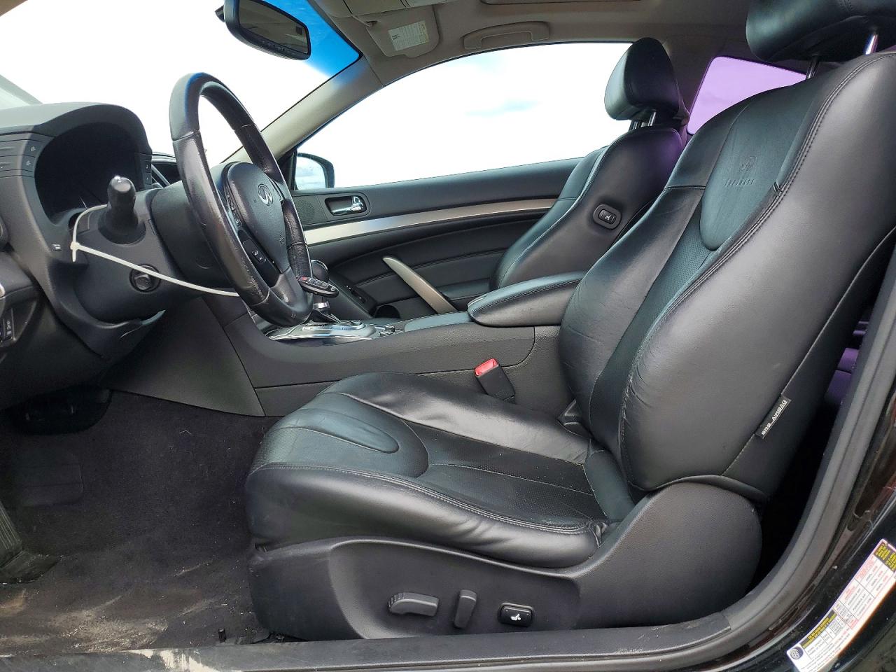 2010 INFINITI G37 photo 7
