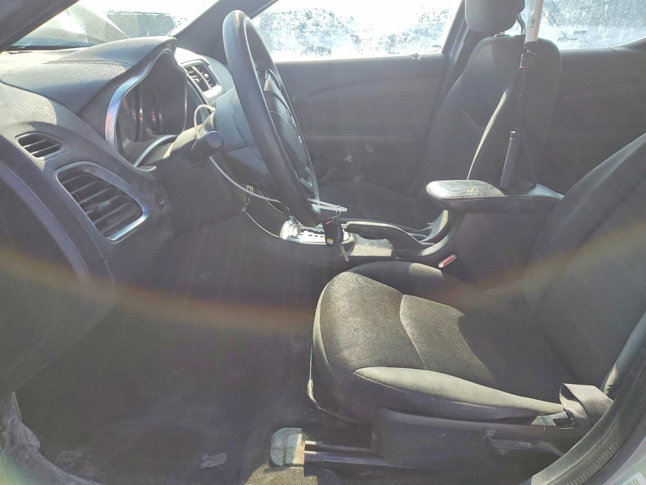 2014 DODGE AVENGER SE photo 13