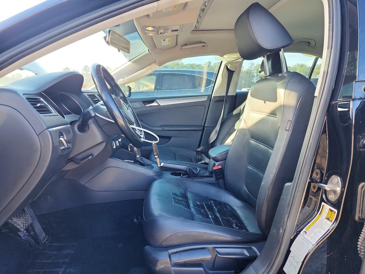 2017 VOLKSWAGEN JETTA SE photo 19