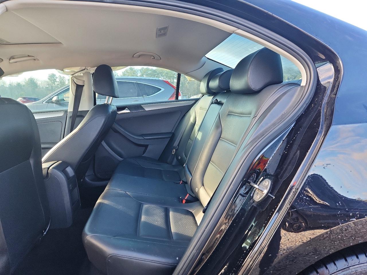 2017 VOLKSWAGEN JETTA SE photo 28