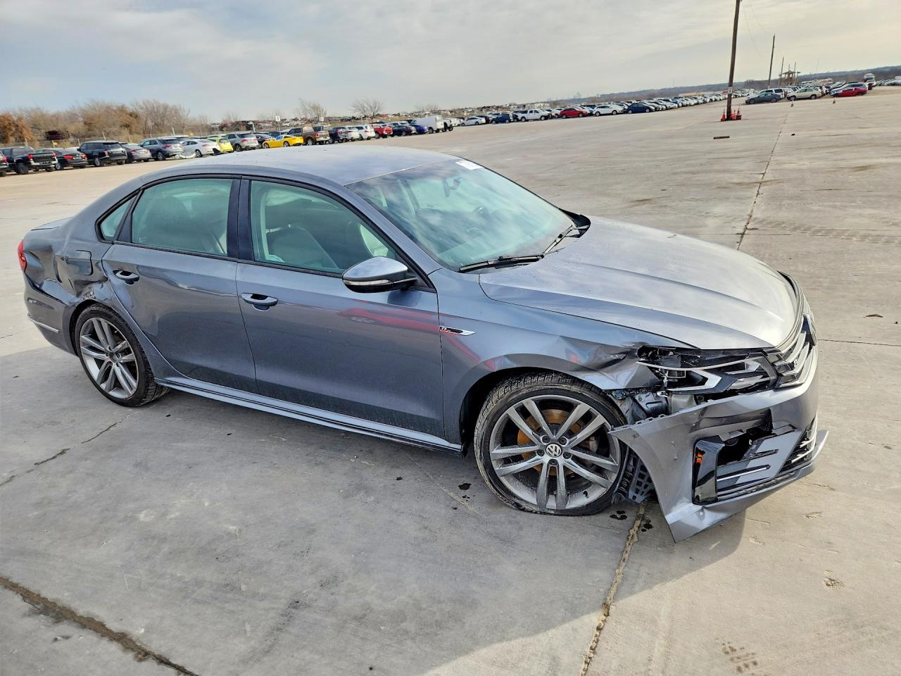 2018 VOLKSWAGEN PASSAT S photo 10