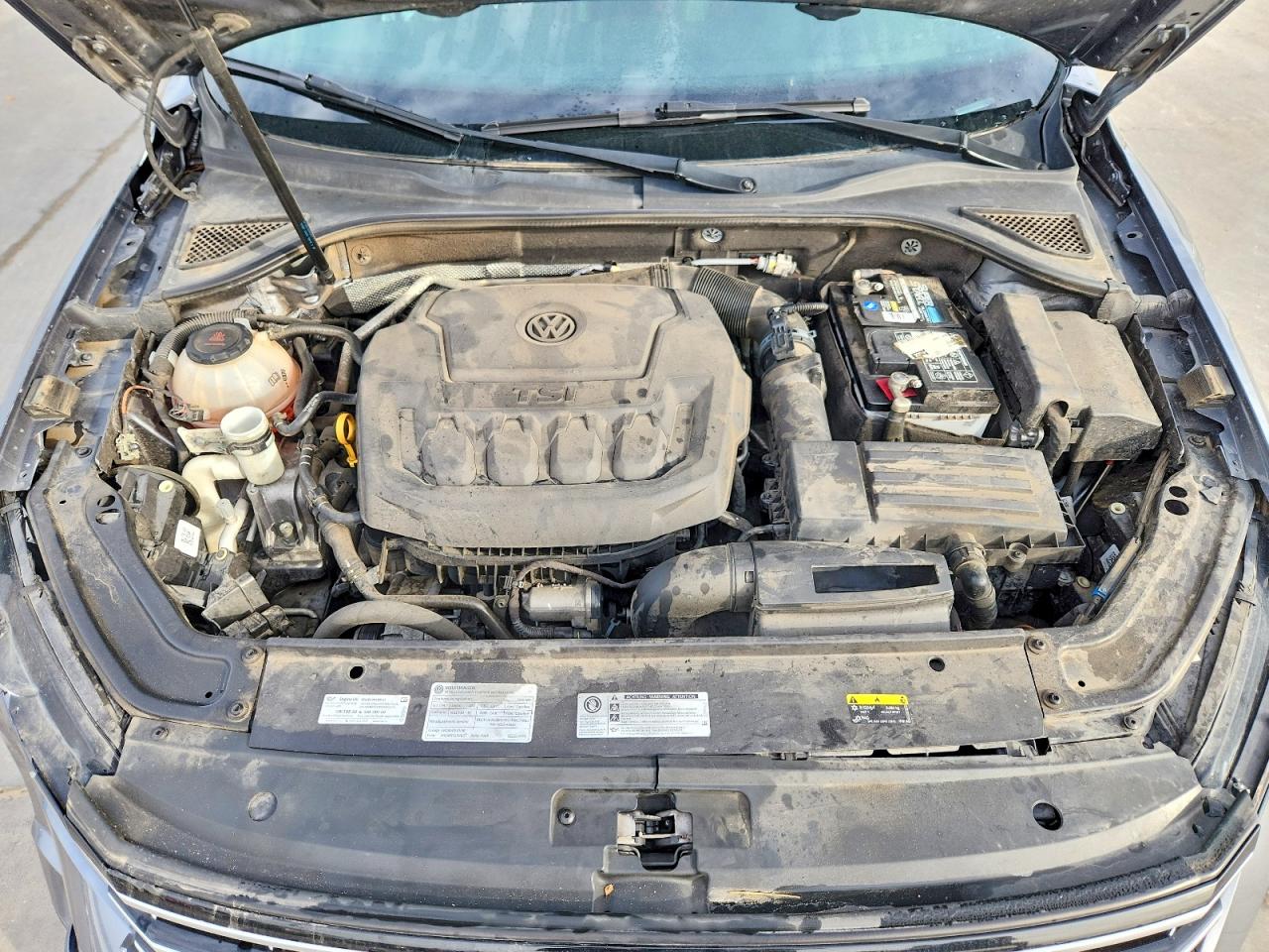 2018 VOLKSWAGEN PASSAT S photo 31
