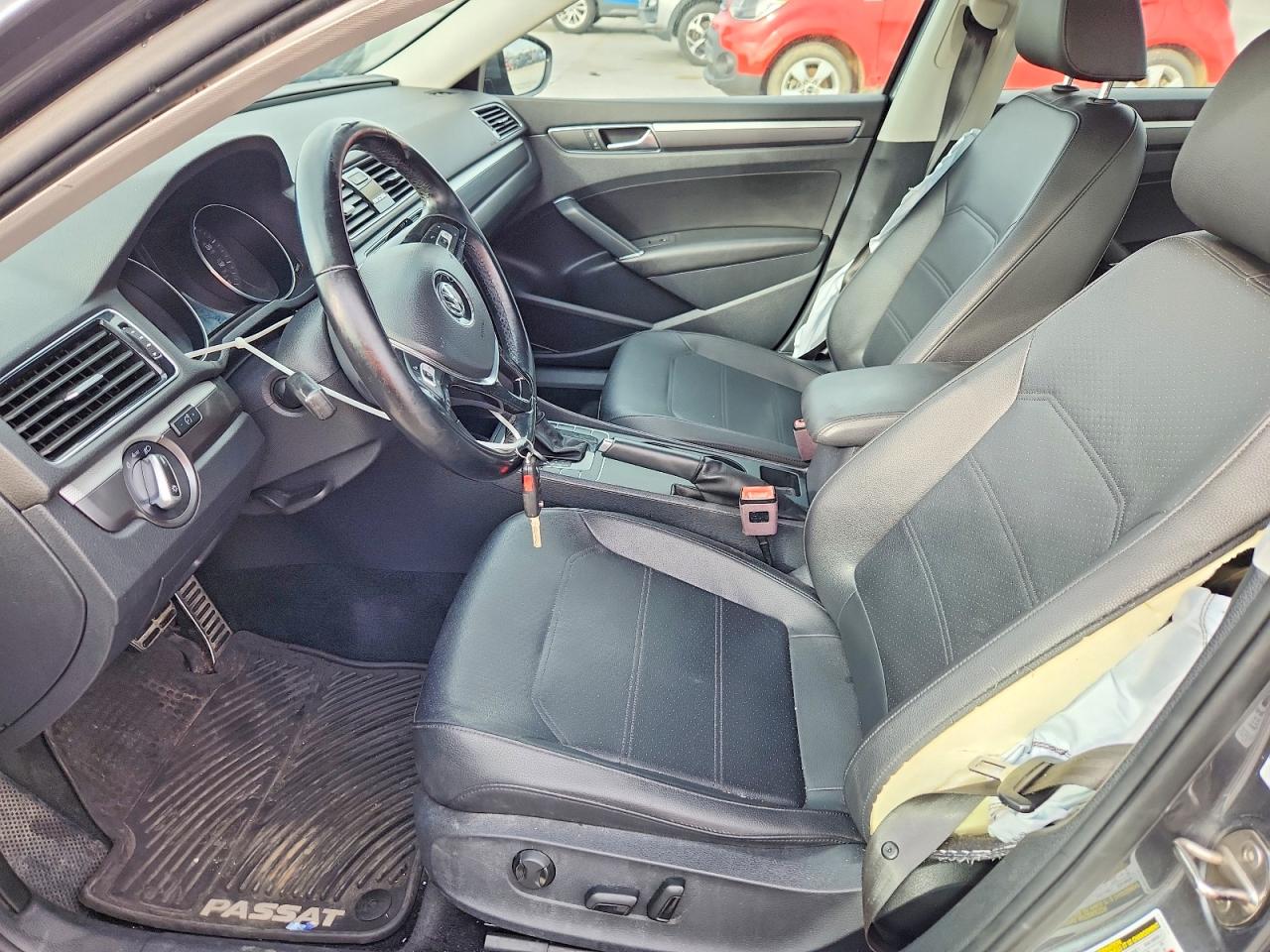2018 VOLKSWAGEN PASSAT S photo 19