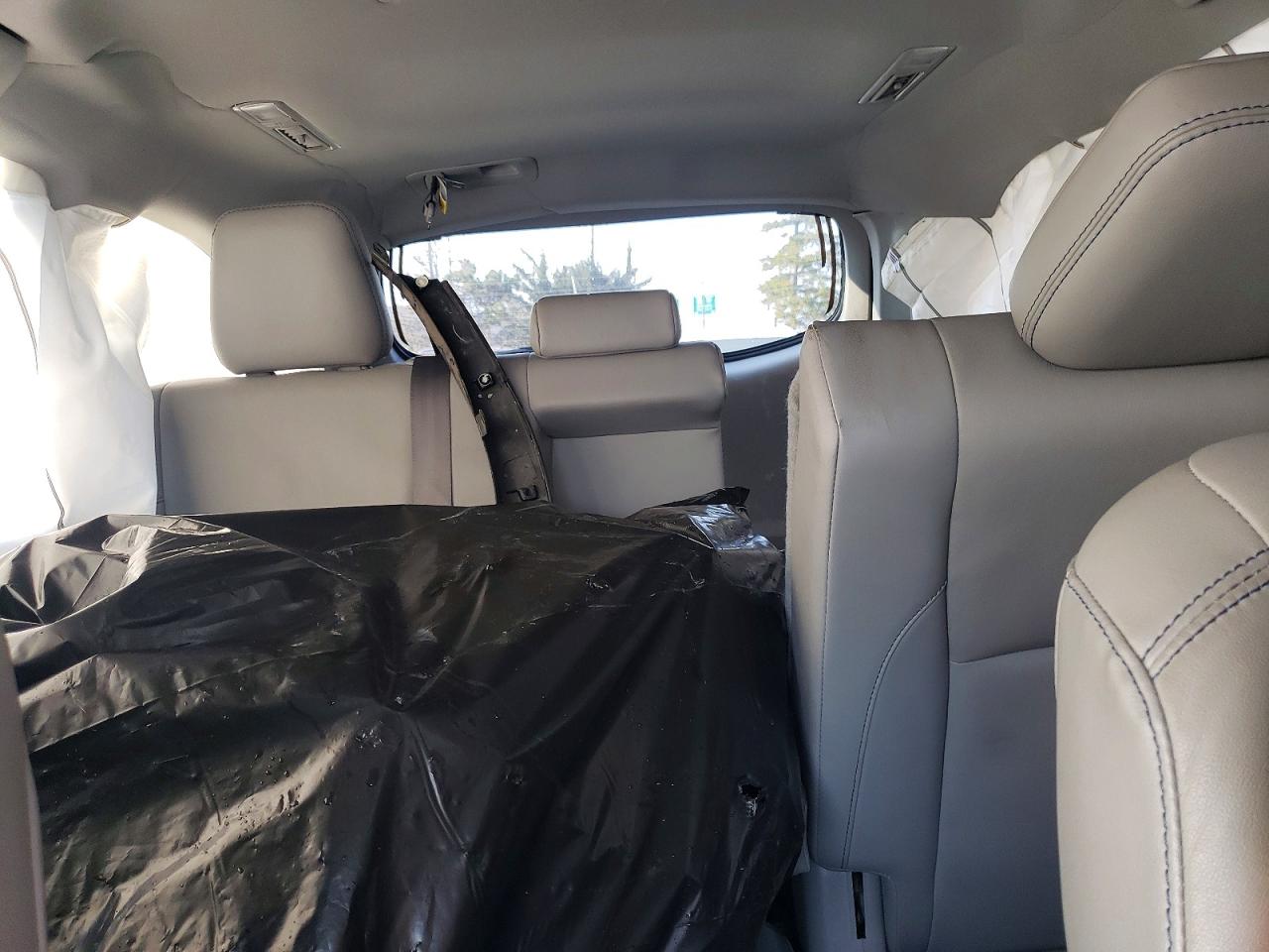 2019 TOYOTA HIGHLANDER SE photo 19
