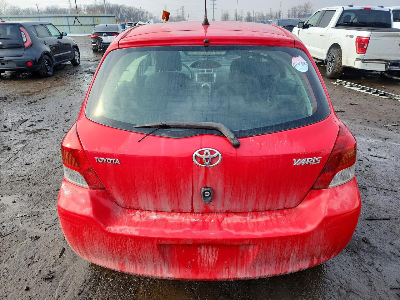 2010 TOYOTA YARIS photo 11