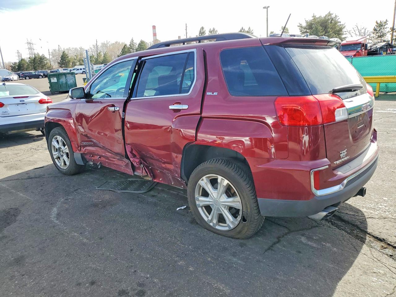 2017 GMC TERRAIN SLE photo 2