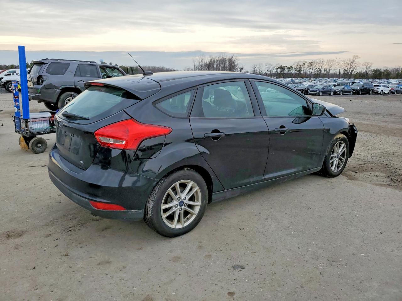 2018 FORD FOCUS SE photo 3