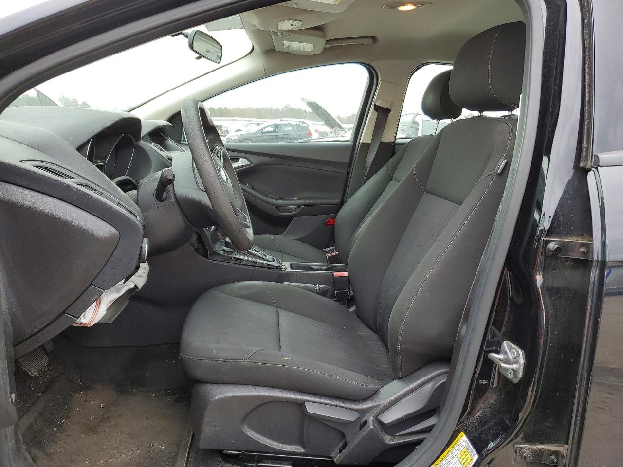 2018 FORD FOCUS SE photo 7