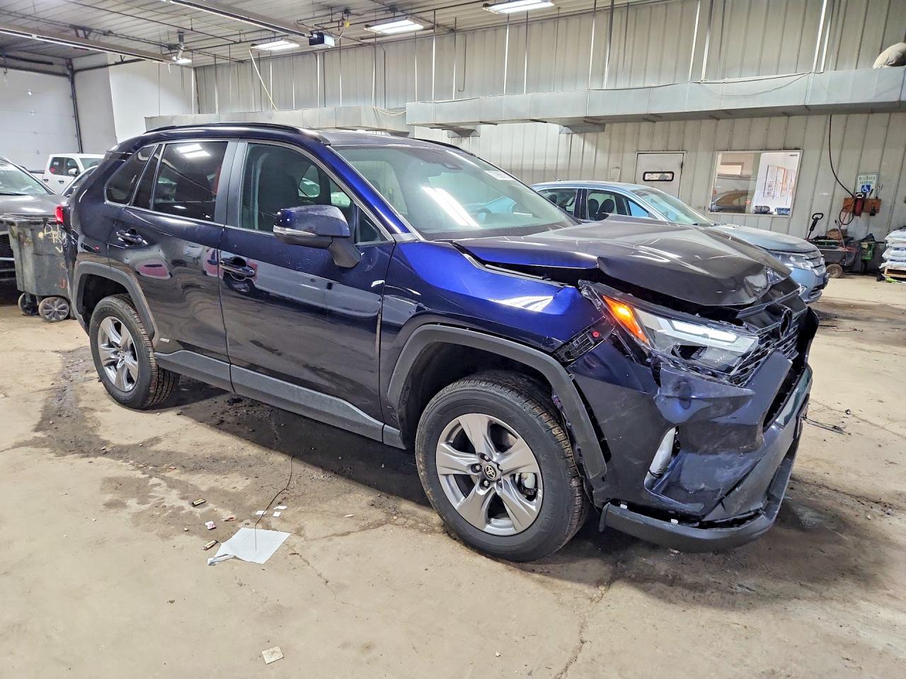 2025 TOYOTA RAV4 photo 4
