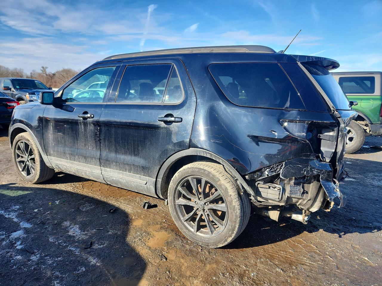 2018 FORD EXPLORER XLT photo 3