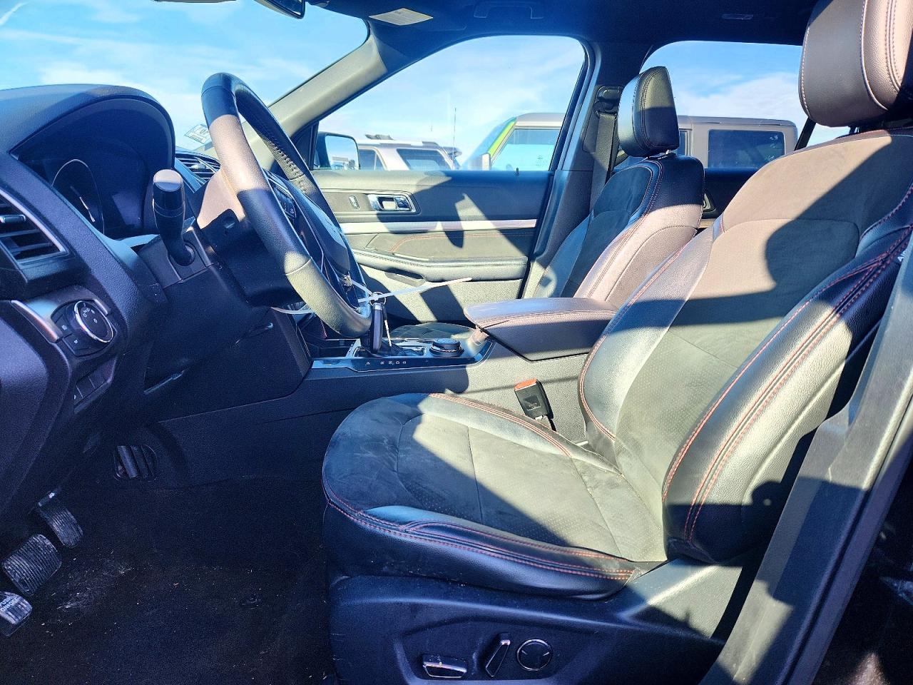 2018 FORD EXPLORER XLT photo 13