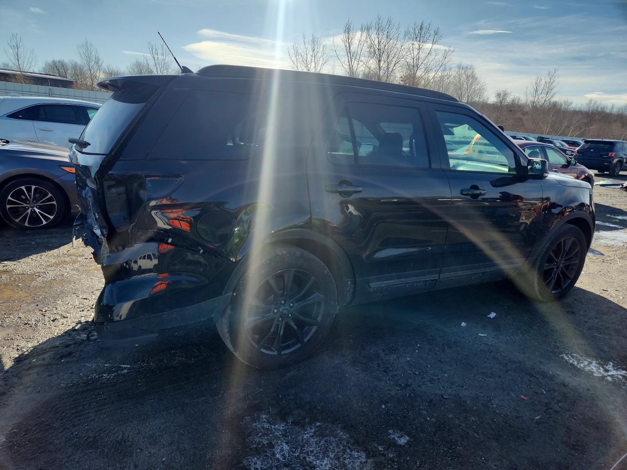 2018 FORD EXPLORER XLT photo 5