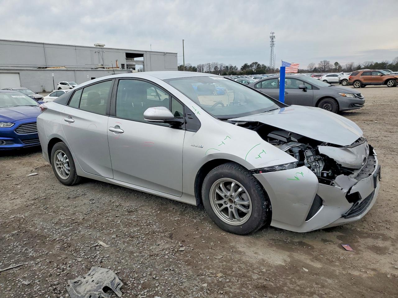 2016 TOYOTA PRIUS FOUR photo 4