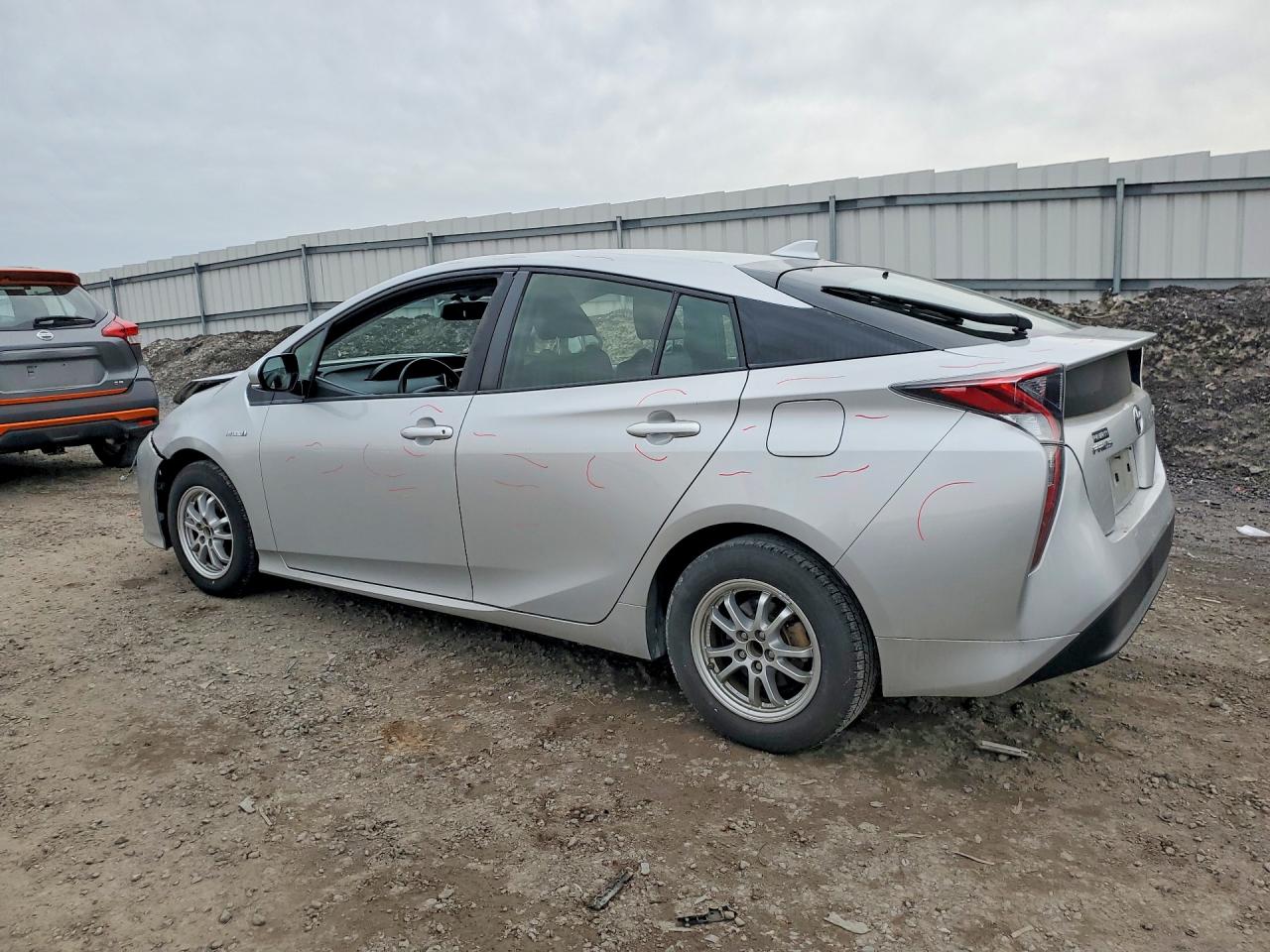 2016 TOYOTA PRIUS FOUR photo 2