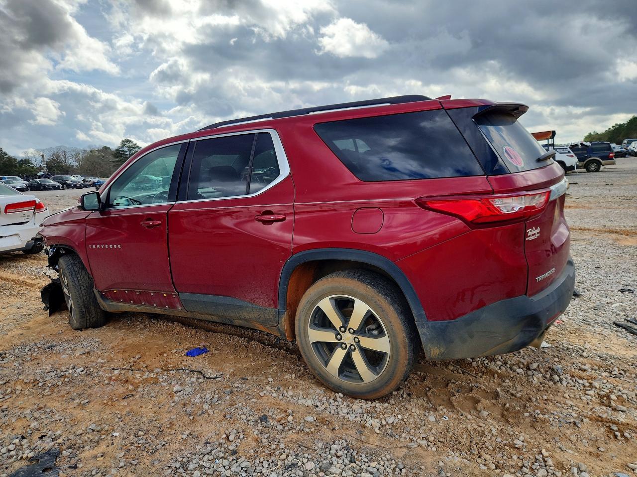 2019 CHEVROLET TRAVERSE LT photo 3
