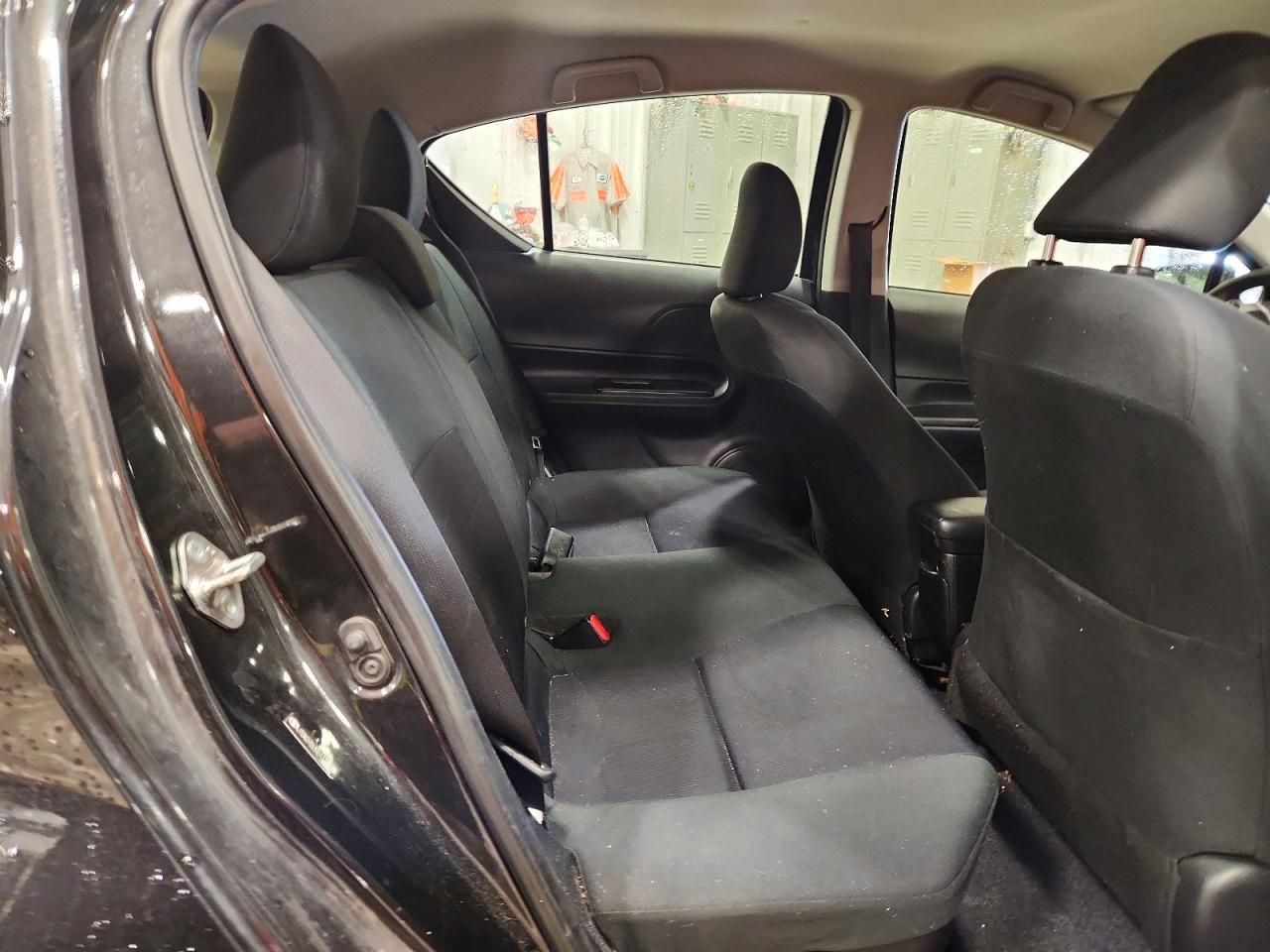 2016 TOYOTA PRIUS C TWO photo 28