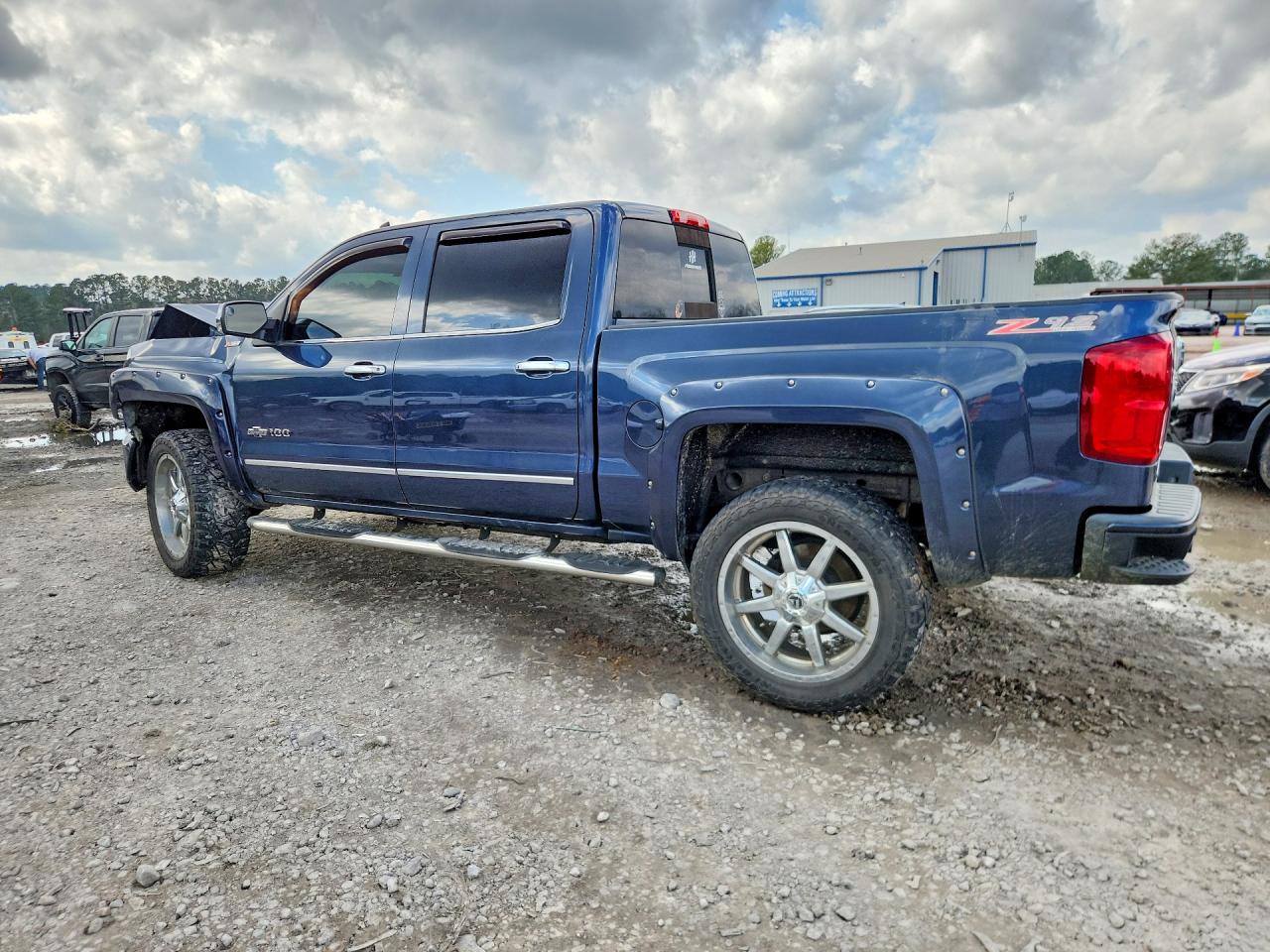 2018 CHEVROLET SILVERADO K1500 LTZ photo 2